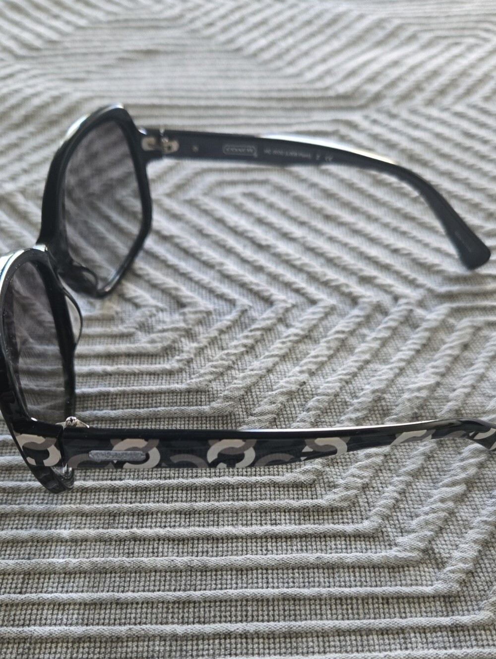 Stylish Black Patterned Women's Sunglasses